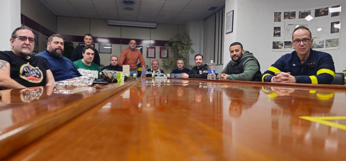 Representantes del Comite de Empresa de Corrugados en Getafe durante el encierro que propiciaron en su empresa en el dia de ayer 5 de febrero de 2024