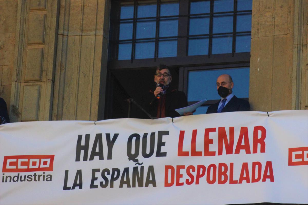Gonzalo Andrs Dez, Secretario General de CCOO de Industria de Castilla y Len, leyendo el manifiesto