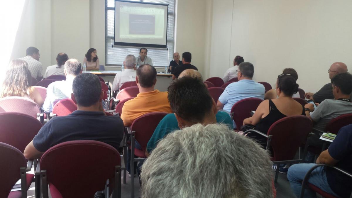 Los asistentes a la jornada debatieron colectivamente sobre sostenibilidad